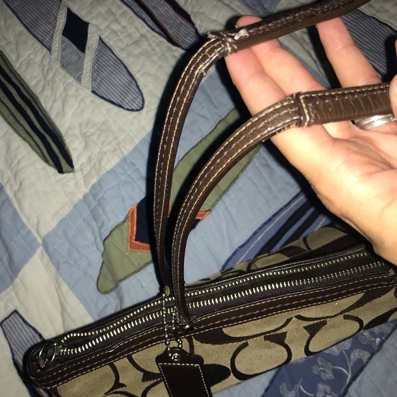 👜COACH👜 Signature Canvas Shoulder Tote - Picture 6 of 14